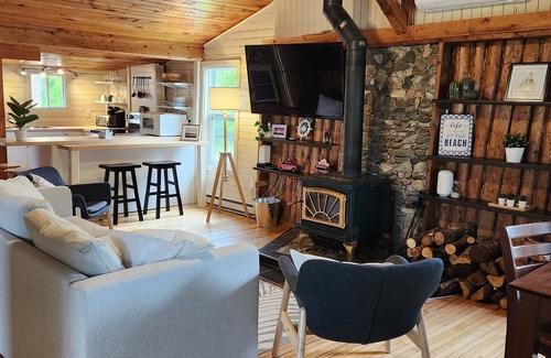 Pointe-du-Chene Cottage | Parlee beach Fourth Avenue cottage