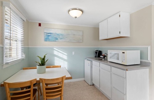 Falmouth Heights Condo | Partial Ocean View Studio | 2 Doubles + Kitchenette (107)