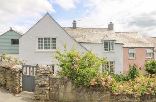 Treknow House | Parwin