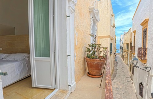 Gallipoli Historic Center Hotel | Pascaraymondo Suite Palace