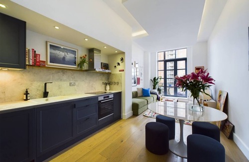 Homerton Apartment | Pass the Keys | Perfectly Located Apartment