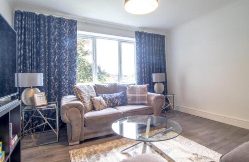 Renfrew Apartment | Pass the Keys Renfrew Town Centre Easy Link to Glasgow City