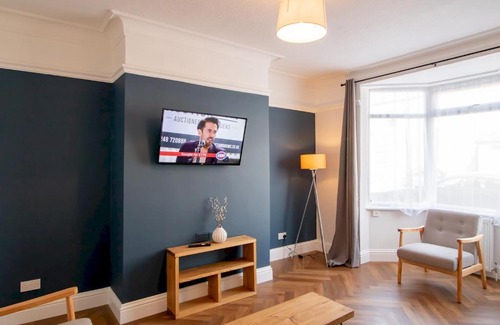 Blyth House | Pass the Keys Stylish Terrace with Free Parking