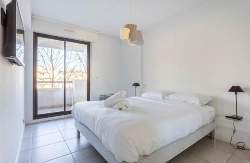 Chamalieres Apartment | Passerelle - Appart centre-ville balcon & garage