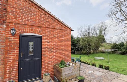 Holton Le Clay House | Pat's Cottage