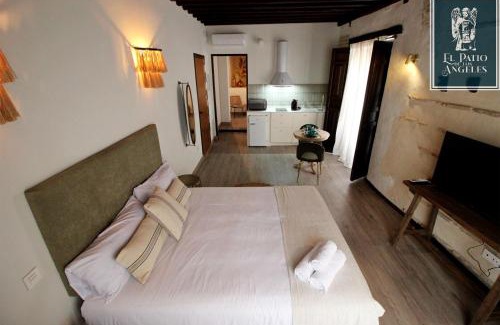 Toledo City Center Apartment | Patio de los Ángeles