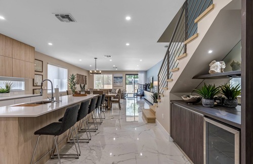 Tarpon River House | Patio Luna Fort Lauderdale Modern, 3 bedroom, 3 bathroom! NEW and Fully Stocked!