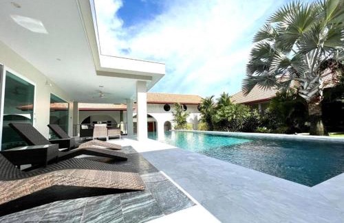 Nong Prue Villa | Pattaya Greg Pool Villa