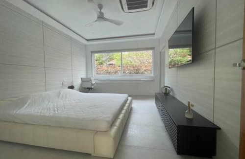 Nong Prue Villa | Pattaya Greg Pool Villa