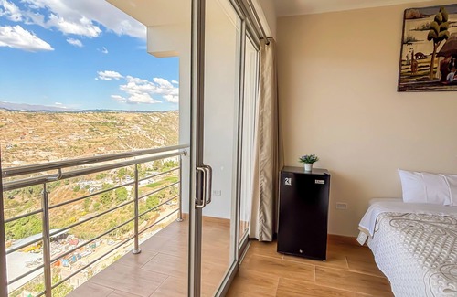 San Juan Bautista Hotel | Hotel Club las Flores