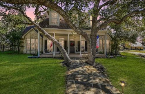 Dripping Springs House | Peabody Ranch Luxury Home W/Pool, Hot Tub, Fire Pit!