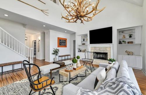 Dripping Springs House | Peabody Ranch Luxury Home W/Pool, Hot Tub, Fire Pit!