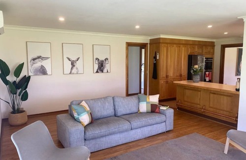 Inverleigh House | Peace and Quiet in This Country Retreat