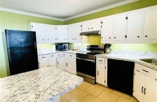 Port Mansfield House | Peace & Paradise. 4 Bedroom, 4 Bath. 9 Beds. Sleeps 14. Private Fishing Pier.