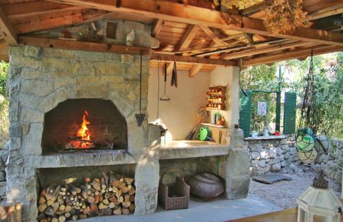 Zrnovnica House | Peace Point