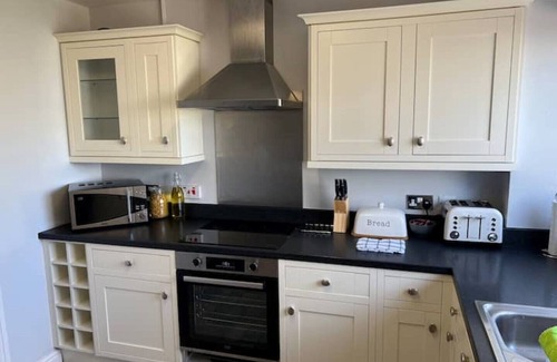 Thornhill House | Peaceful 3 Bedroom Family Home in the country