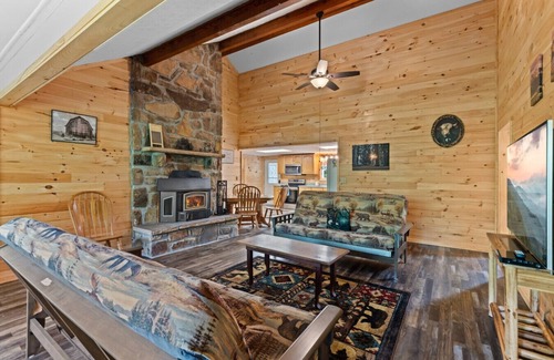 Cosby Cabin | Peaceful 3BR*Firepit*Games*8 Mins to National Park