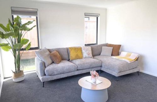 Pukehangi House | Peaceful 5 bedrooms Retreat