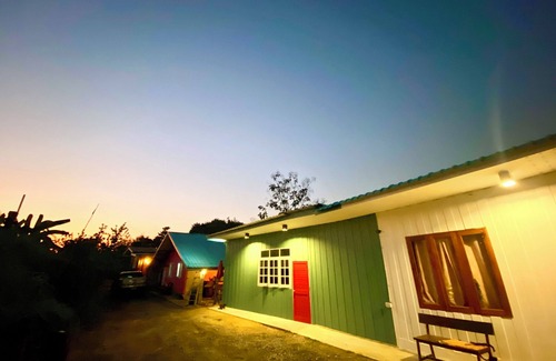 Saraphi House | Peaceful Beautiful Living 2-bedroom house in Saraphi with AC, Free WiFi