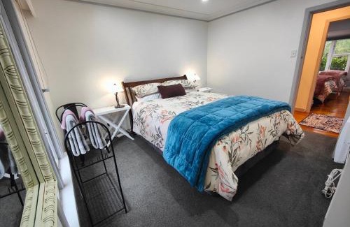 Invercargill House | Peaceful by the Park