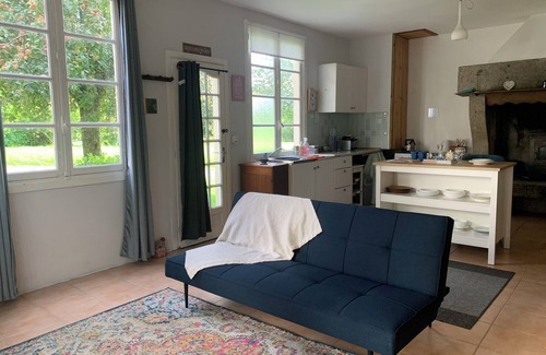 Sourdeval Cottage | Peaceful, charming gîte in Normandy - pets welcome.