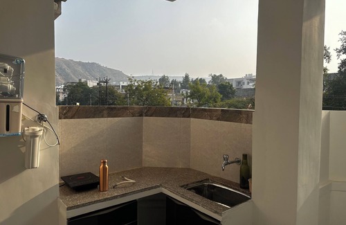 Jaipur Villa | Peaceful & cozy villa in heart of pink city Jaipur with hill view !