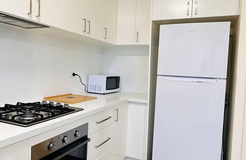 Camberwell Apartment | Peaceful family-friendly 2-bedroom apartment in Camberwell.