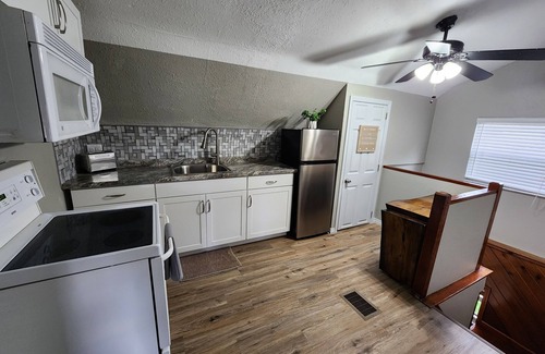 Zephyrhills Apartment | Peaceful, Family-sized Suite, Pool, Hot Tub, Camp Fire, Enormous Backyard!