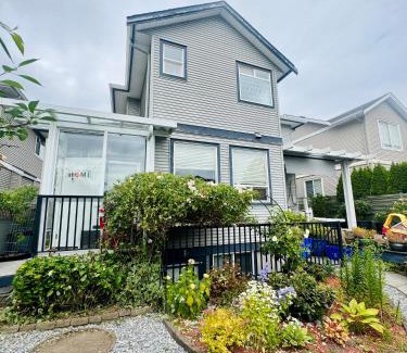 Southwest Gordon Estate House | Peaceful House with Backyard