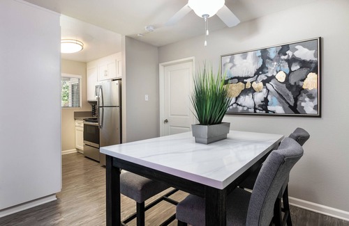 Thousand Oaks Apartment | Peaceful King Suite near FSAC & Proactive Sports w/Gym Access & 1 Gig WiFi