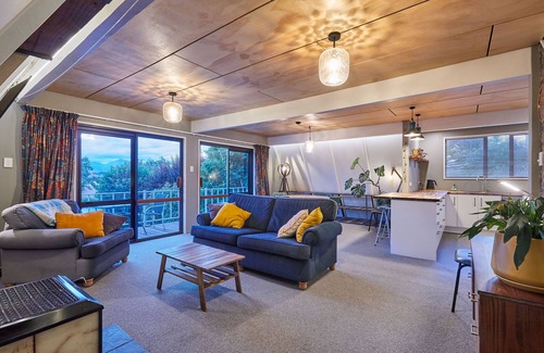 Luggate House | Peaceful Kiwi Crib with stunning views.