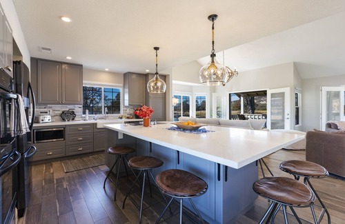 Placerville House | Peaceful Lakehouse on Spectacular Vineyard Estate