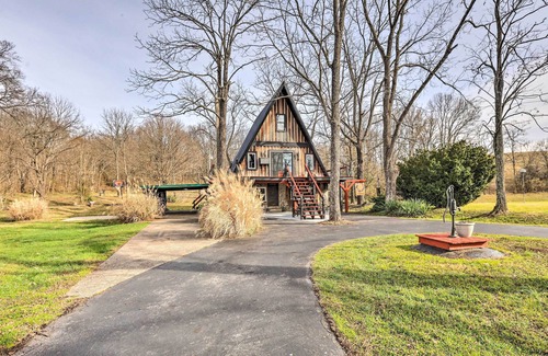 Mount Sterling Cottage | Peaceful Mt Sterling Cabin: Deck & Fire Pit!