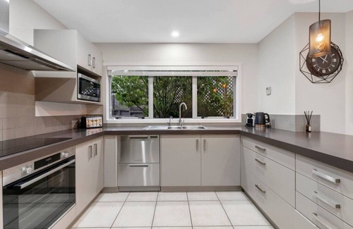 Nukuhau House | Peaceful on Punawai with WI-FI