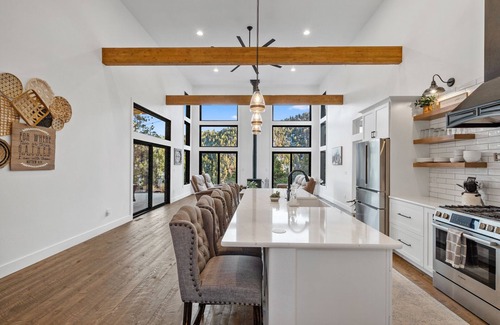 Woodland Park House | Peaceful Pines Modern Luxury Farmhouse with Hot Tub