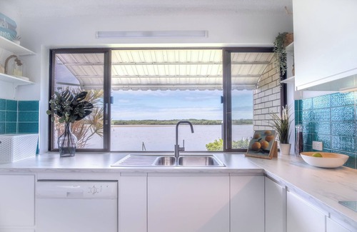 Maroochydore Apartment | Peaceful River Front Escape Short walk to Ocean St