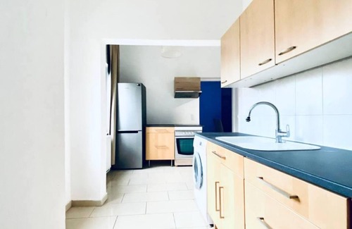 Liesing Apartment | Peaceful Room for 2 in Spacious Shared Apartment