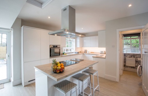 Bristol House | Peaceful Woodland Retreat a mile from Clifton