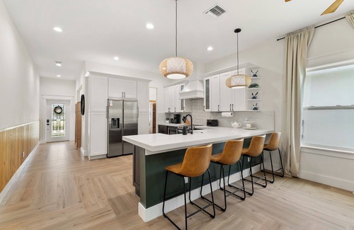 Jensen Beach House | Peacock Palace-Brand New-Heat/Chill Pool-Golf-Gym