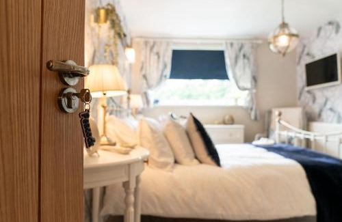 Appley Bridge House | Peacock Room at Field View Cottage