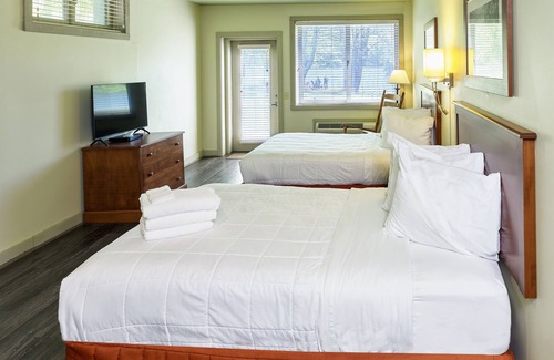 Peaks Cabin | Peaks of Otter Lodge
