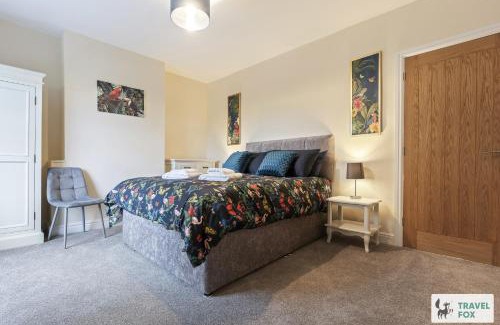 Denstone House | Pear Tree Cottage Pool Table 15mins drive to Alton Towers