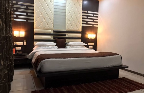 Changodar Hotel | Pearl Hotel & Banquets