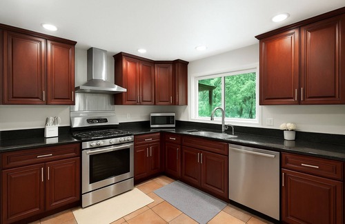 Sammamish House | Pearl on the Ridge,Hot Tub,Sauna,Game Room,EV, Groups,lake,downtown,falls,skiing