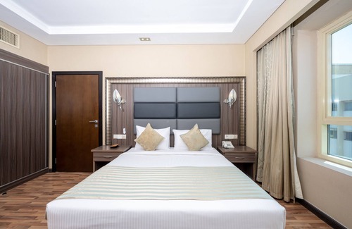 Al Muraqqabat Hotel | Pearl Swiss Hotel