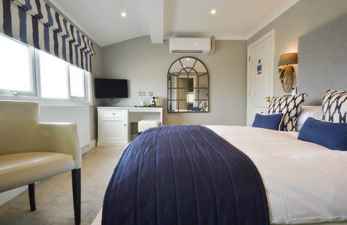 Barton-on-Sea House | Pebble Beach