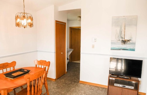 Louisbourg House | Peck's Housekeeping Cottages