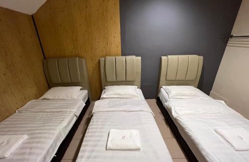 Pulau Awang Ghani Hotel | Pekan Budget Hotel