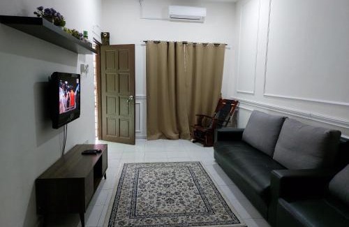 Bota Apartment | Pelangi homestay
