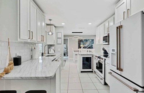 Pelican House | Pelican Cove Heated Saltwater Pool SW Cape Coral